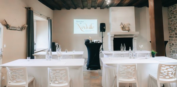 Formation en ligne vs Formation en personne : Quelle est la meilleure pour votre entreprise?